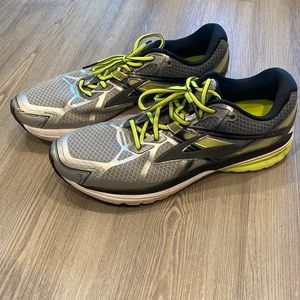 Mens Size 11.5 Brooks Ravenna 7